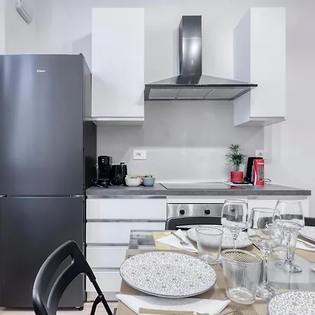 Carbonara Palace 5 - Luxury Comfort Under Medieval Towers דירה בולוניה