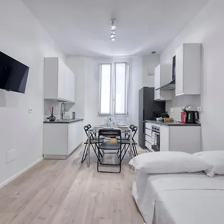 Carbonara Palace 5 - Luxury Comfort Under Medieval Towers