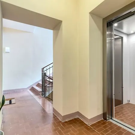 Carbonara Palace 5 - Luxury Comfort Under Medieval Towers דירה *