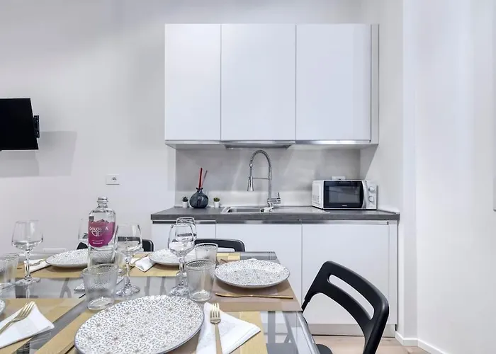 Carbonara Palace 5 - Luxury Comfort Under Medieval Towers *