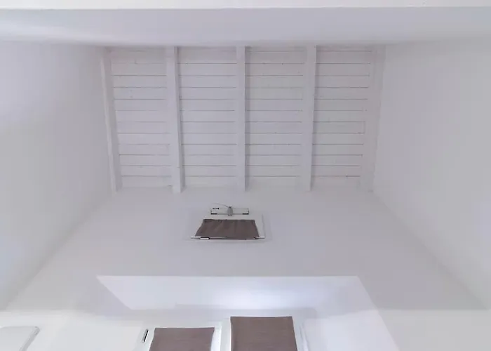 Carbonara Palace 5 - Luxury Comfort Under Medieval Towers