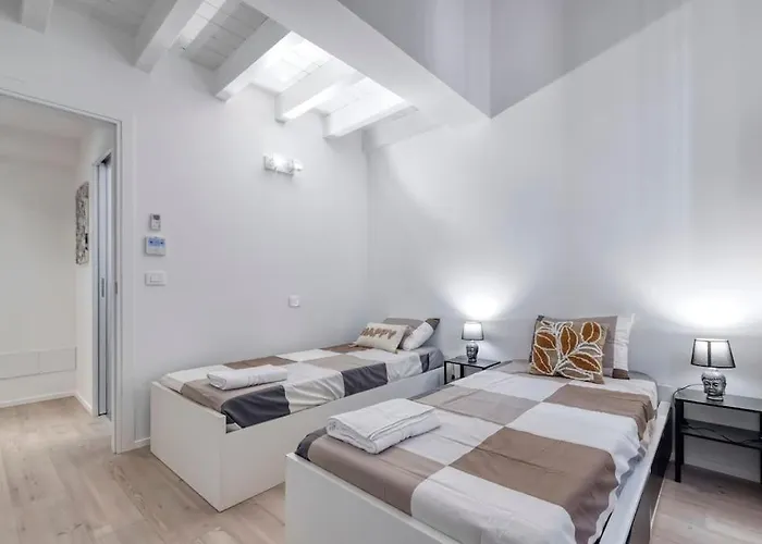 Daire Carbonara Palace 5 - Luxury Comfort Under Medieval Towers