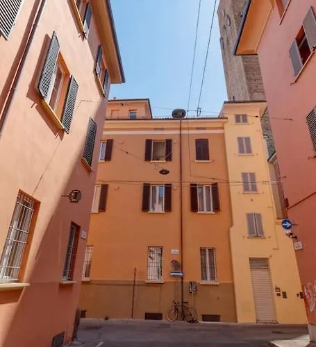 Carbonara Palace 5 - Luxury Comfort Under Medieval Towers *