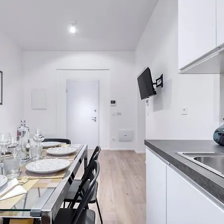 Carbonara Palace 5 - Luxury Comfort Under Medieval Towers Apartment Bologna