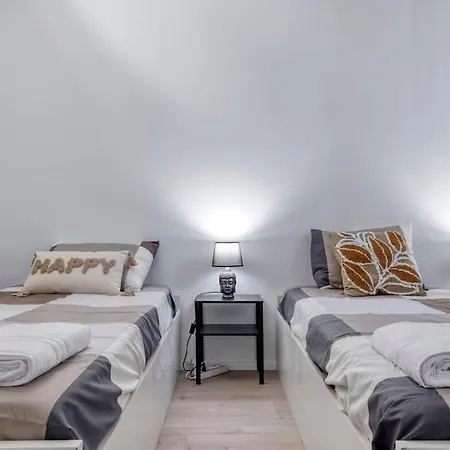 Carbonara Palace 5 - Luxury Comfort Under Medieval Towers Apartment