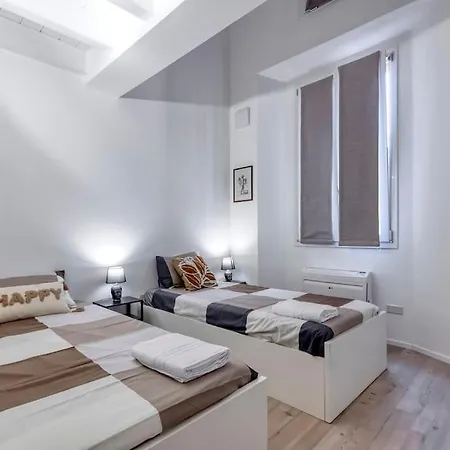 Carbonara Palace 5 - Luxury Comfort Under Medieval Towers Apartment