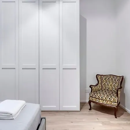 Apartment Carbonara Palace 5 - Luxury Comfort Under Medieval Towers *